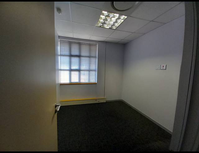 780M² OFFICE TO LET IN BRYANSTON